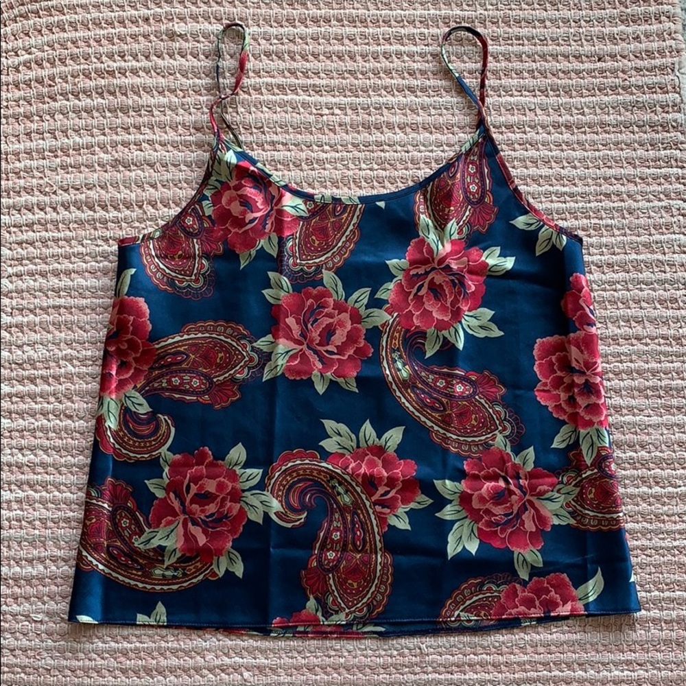 🌵3/$20 Floral Satin Top. A1 - Picture 3 of 7